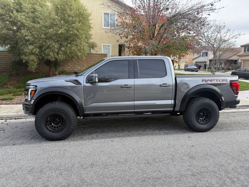 Used 2025 Ford F150 Raptor AWD/4WD image 5