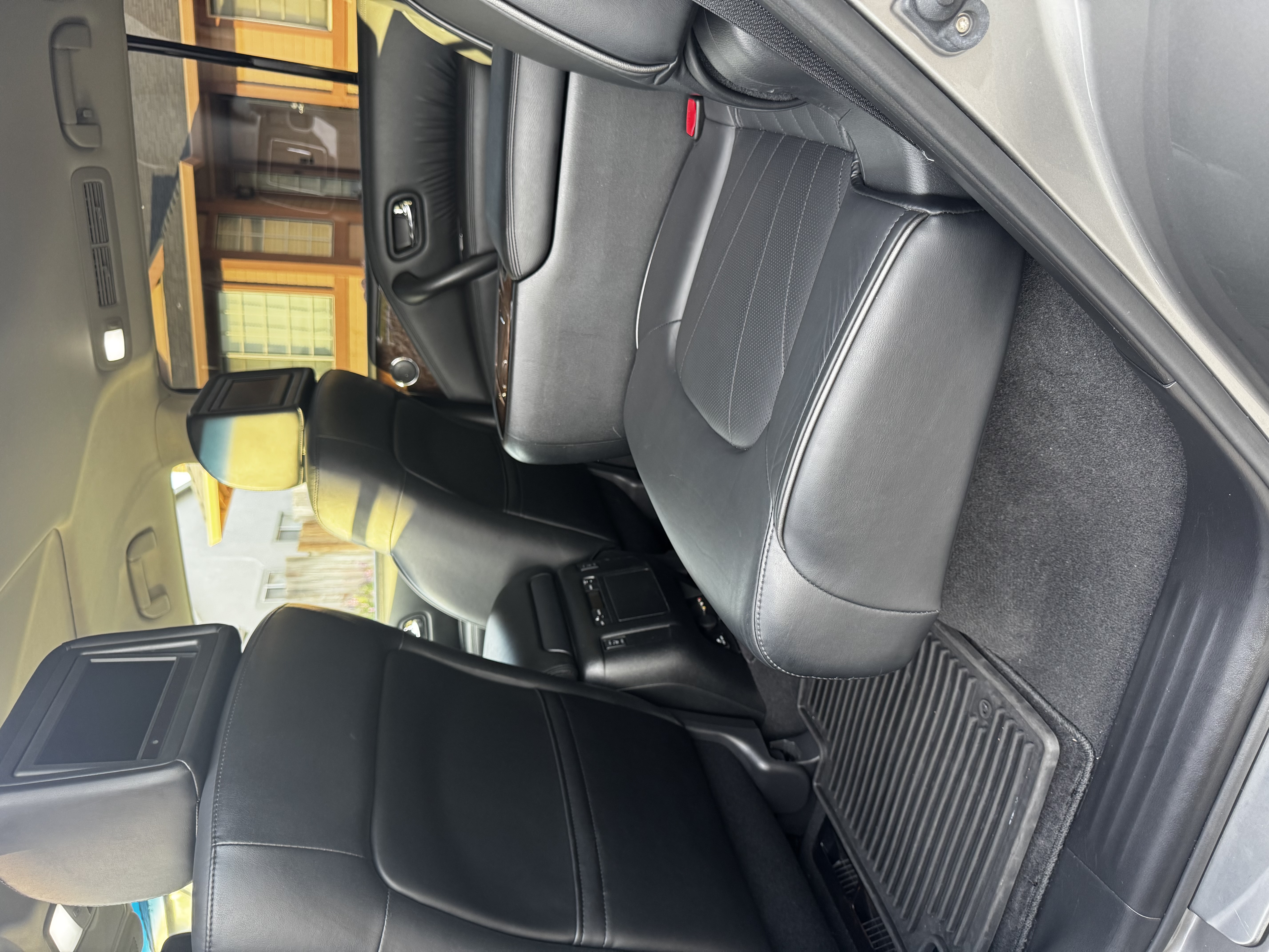 Used 2013 INFINITI QX56 4WD w/ Deluxe Touring Pkg image 22