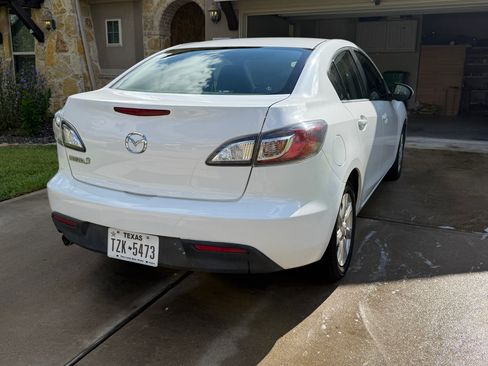 Used 2010 MAZDA MAZDA3 i Touring FWD image 4