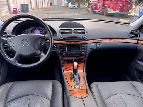 Used 2003 Mercedes-Benz E 500 Sedan image 6
