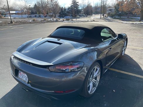 Used 2017 Porsche 718 Boxster image 4