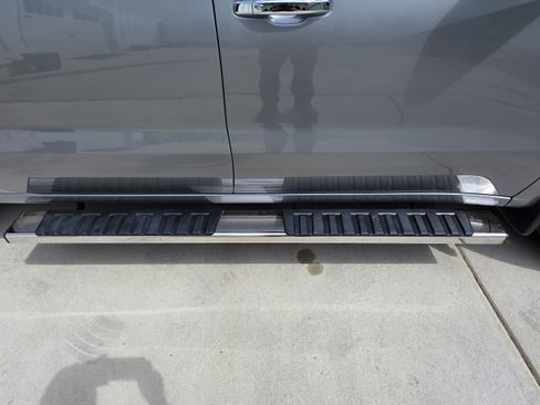 Used 2023 Chevrolet Silverado 1500 LTZ w/ LTZ Convenience Package II AWD/4WD image 13