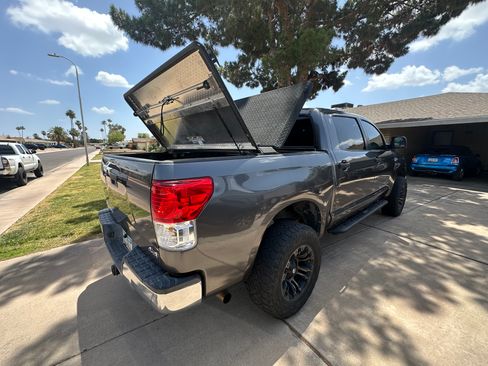 Used 2013 Toyota Tundra 4x4 CrewMax w/ Tow Pkg image 15
