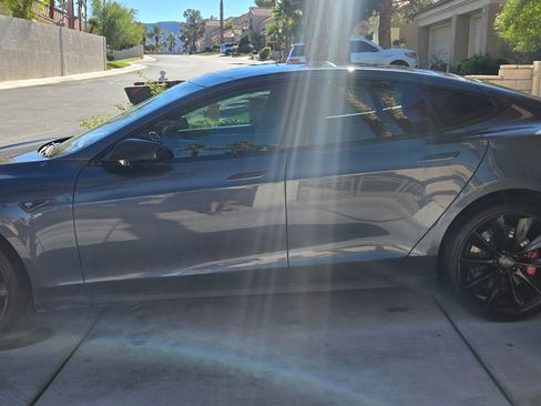 Used 2015 Tesla Model S P85D image 2