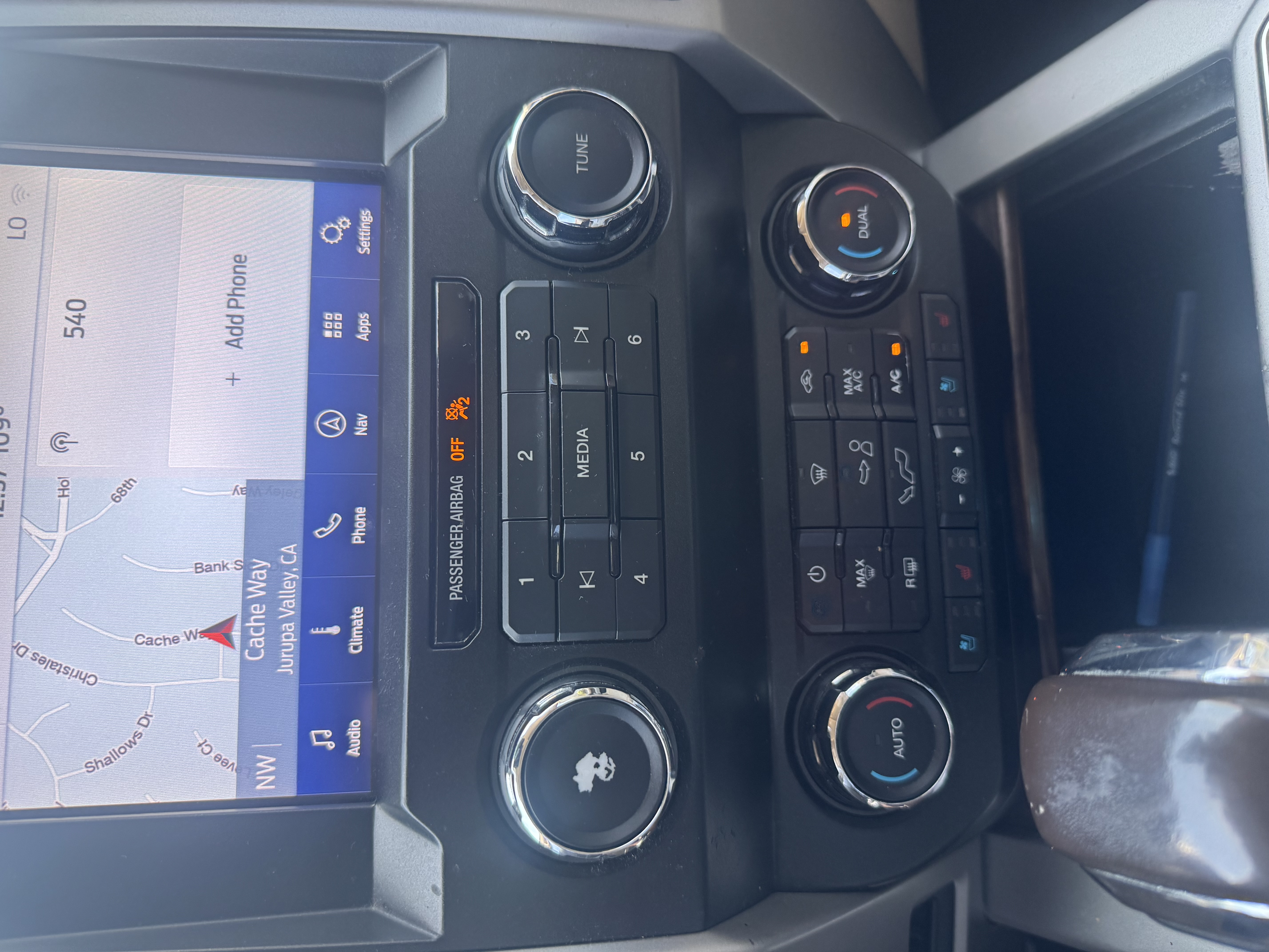 Used 2020 Ford F150 Lariat RWD image 6