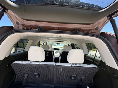 Used 2025 Hyundai Santa Fe Calligraphy image 15