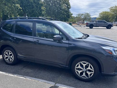 Used 2019 Subaru Forester Premium AWD/4WD image 12