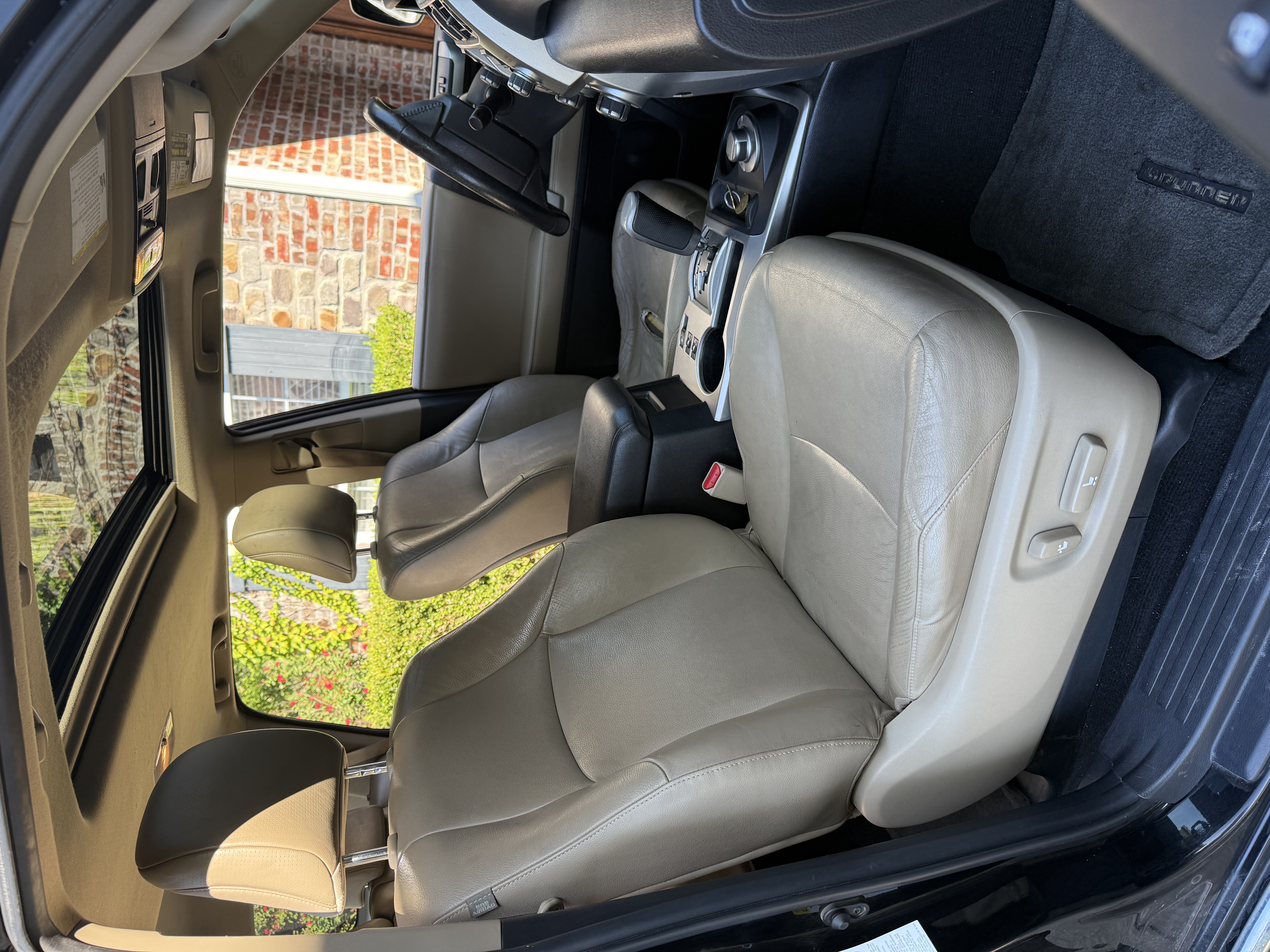 Used 2010 Toyota 4Runner Limited AWD/4WD image 5