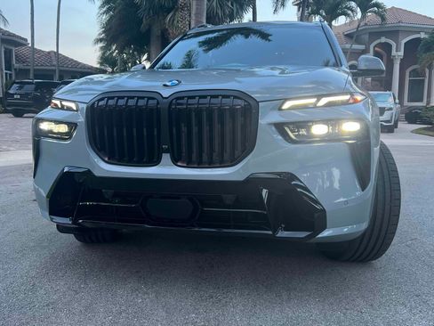 Used 2025 BMW X7 xDrive40i w/ M Sport Package image 6