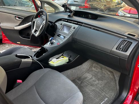 Used 2013 Toyota Prius Three image 19