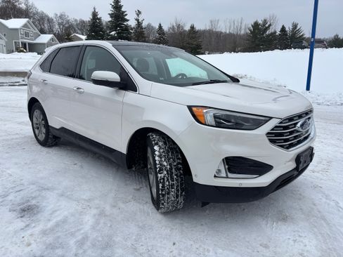 Used 2019 Ford Edge Titanium w/ Equipment Group 301A image 5