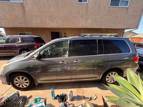 Used 2010 Honda Odyssey EX-L image 2