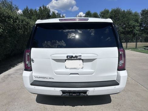 Used 2018 GMC Yukon XL SLT w/ Open Road Package AWD/4WD image 5