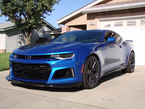 Used 2018 Chevrolet Camaro ZL1 image 1