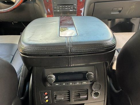 Used 2007 Cadillac Escalade EXT Sport Utility Pickup 4D 5 1/4 w/ Information Package image 12