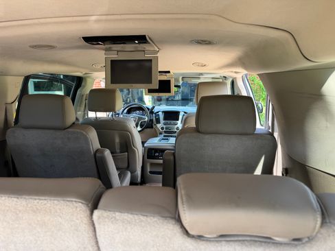 Used 2015 GMC Yukon XL SLT w/ Open Road Package AWD/4WD image 5