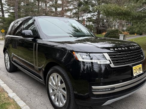 Used 2024 Land Rover Range Rover Long Wheelbase SE image 1