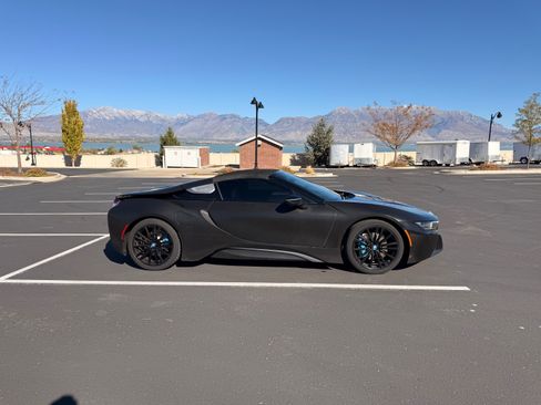 Used 2019 BMW i8 Roadster image 5