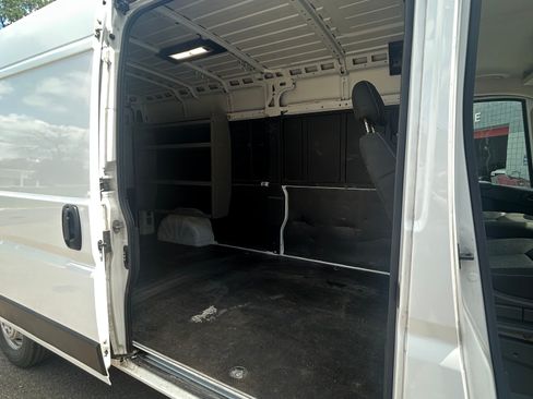 Used 2021 RAM ProMaster 2500 w/ Convenience Group FWD image 8