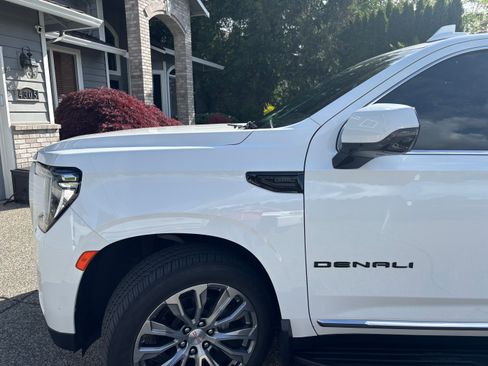Used 2021 GMC Yukon XL Denali image 4
