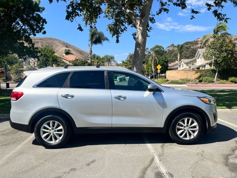 Used 2016 Kia Sorento LX w/ LX Convenience Package FWD image 1
