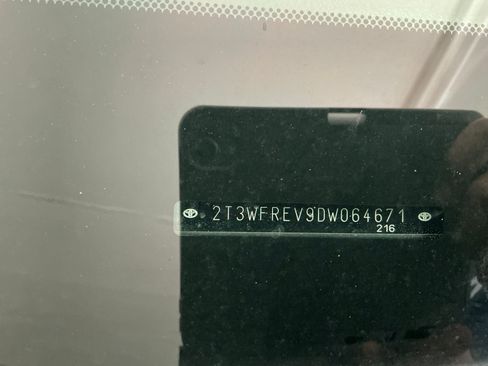 Used 2013 Toyota RAV4 XLE image 12