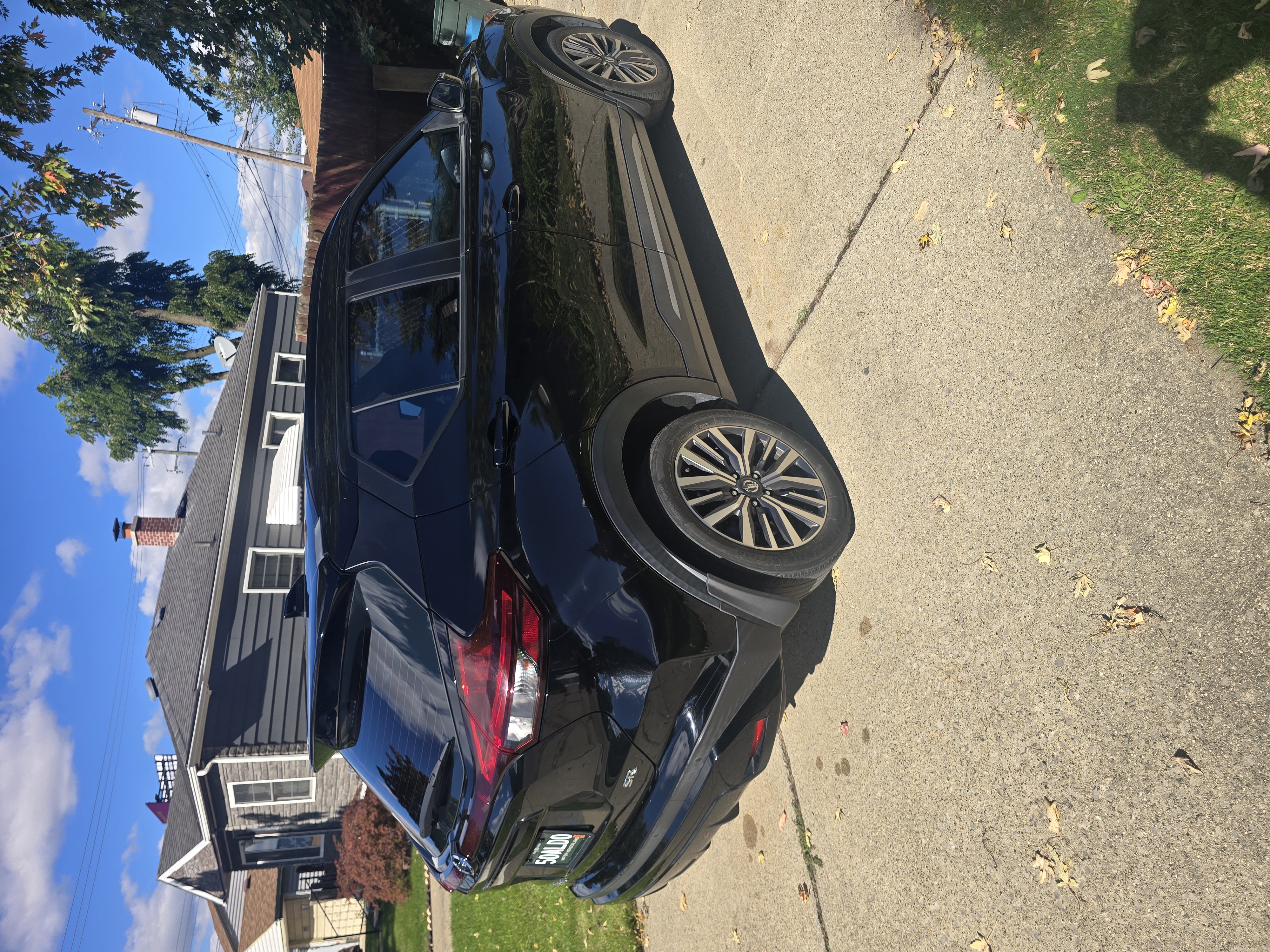 Used 2021 Nissan Kicks SR FWD image 8