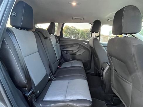 Used 2017 Ford Escape SE FWD image 25