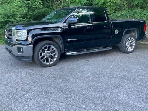 Used 2014 GMC Sierra 1500 SLE w/ SLE Value Package AWD/4WD image 2