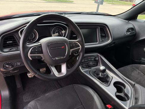 Used 2016 Dodge Challenger R/T Scat Pack w/ Leather Interior Group RWD image 14