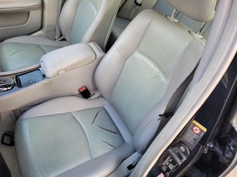 Used 2004 Mercedes-Benz C 240 4MATIC Sedan image 12