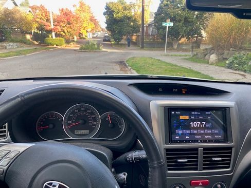 Used 2010 Subaru Impreza 2.5i Premium image 11