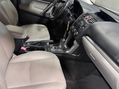 Used 2014 Subaru Forester 2.5i Limited AWD/4WD image 15