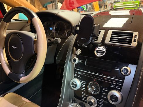 Used 2010 Aston Martin V8 Vantage Roadster image 20