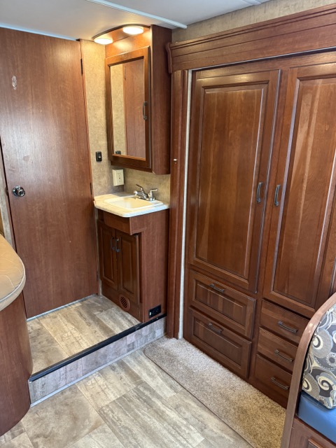 Used 2014 Mercedes-Benz Sprinter 3500 image 11