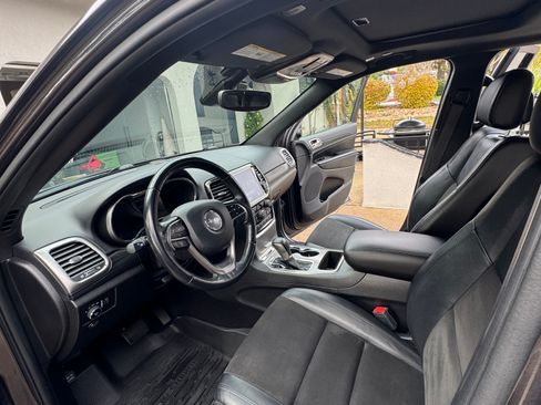 Used 2021 Jeep Grand Cherokee Laredo X image 18
