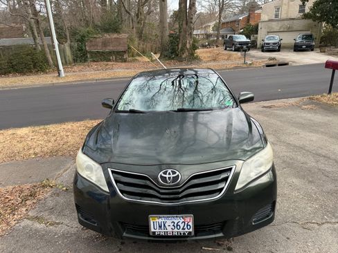 Used 2010 Toyota Camry LE FWD image 6