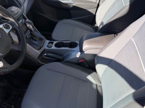 Used 2014 Ford Escape SE w/ Equipment Group 201A image 4