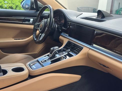 Used 2018 Porsche Panamera image 5