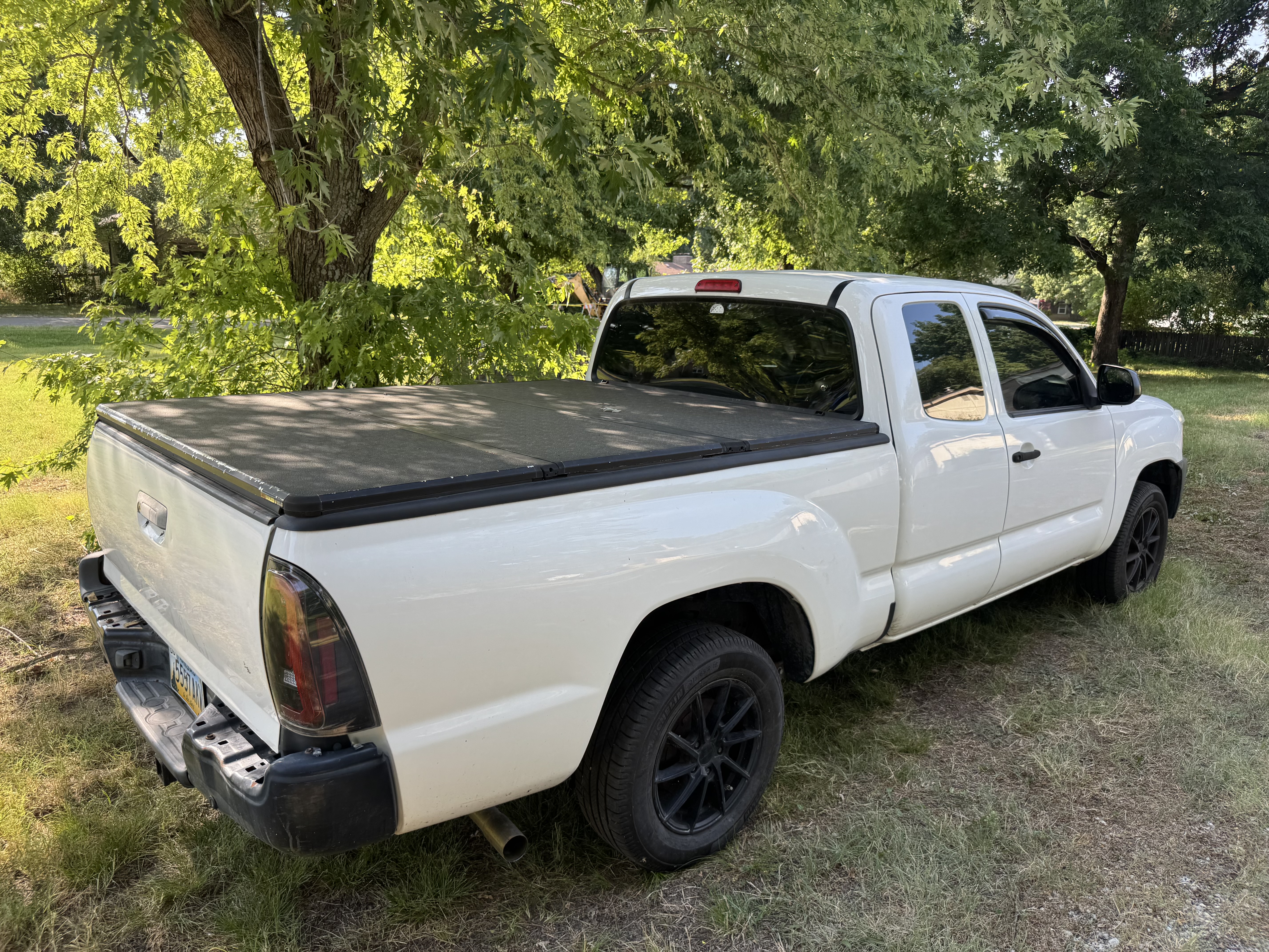 Used 2015 Toyota Tacoma 2WD Access Cab image 12