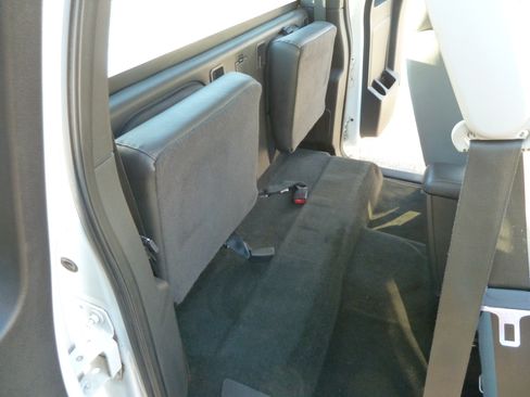 Used 2011 Dodge Dakota ST image 20