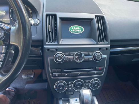 Used 2014 Land Rover LR2 HSE image 20