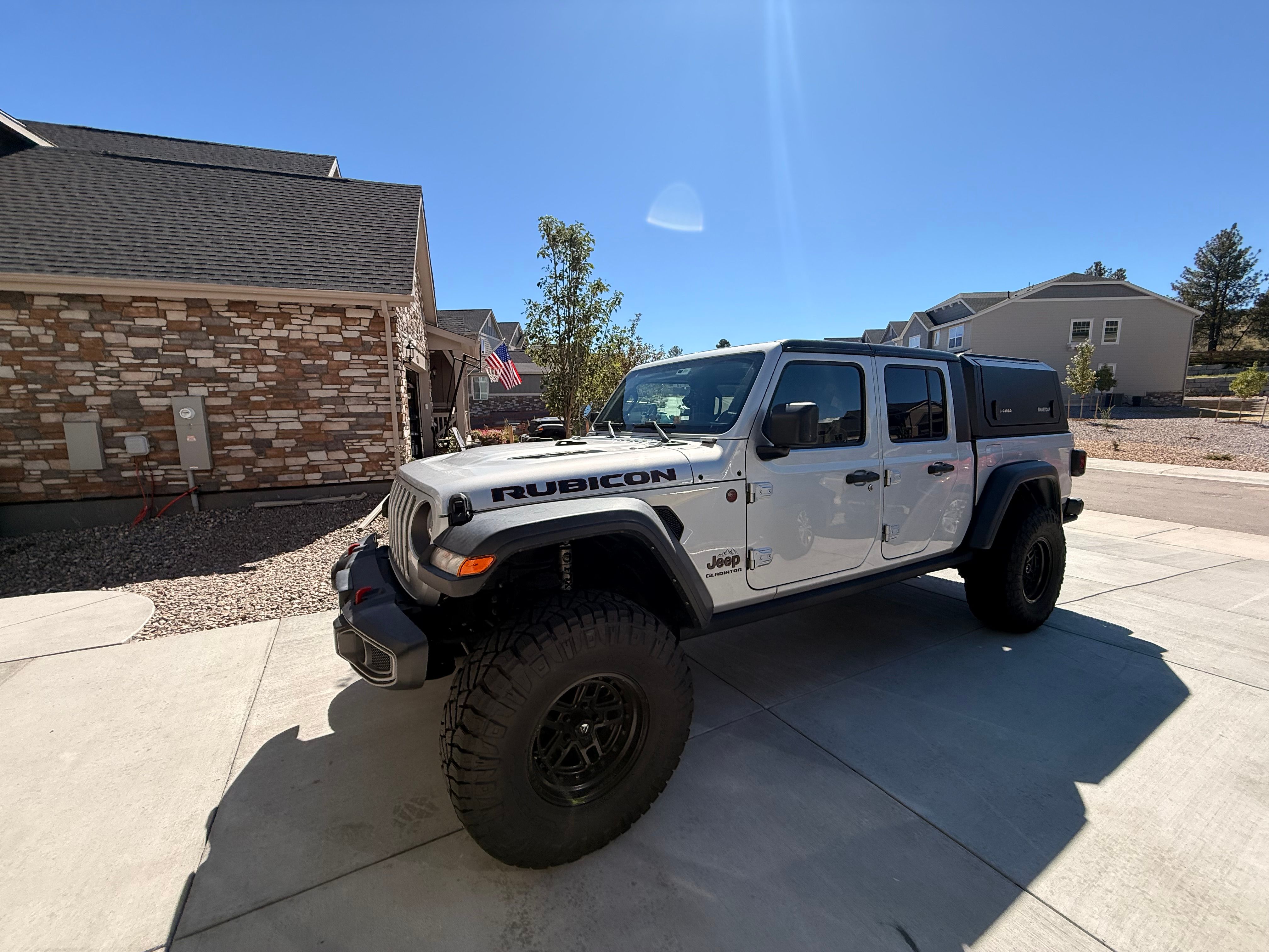 Used 2022 Jeep Gladiator Rubicon w/ Cold Weather Group AWD/4WD image 4