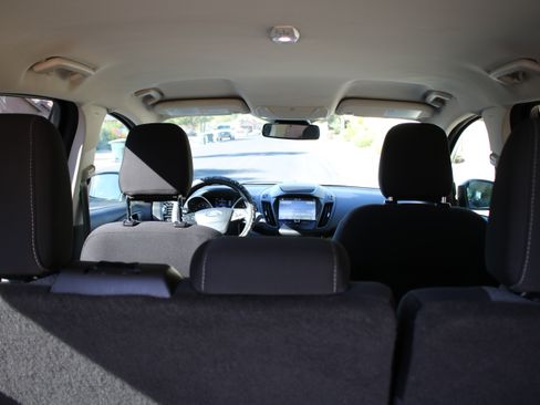 Used 2019 Ford Escape SE image 16