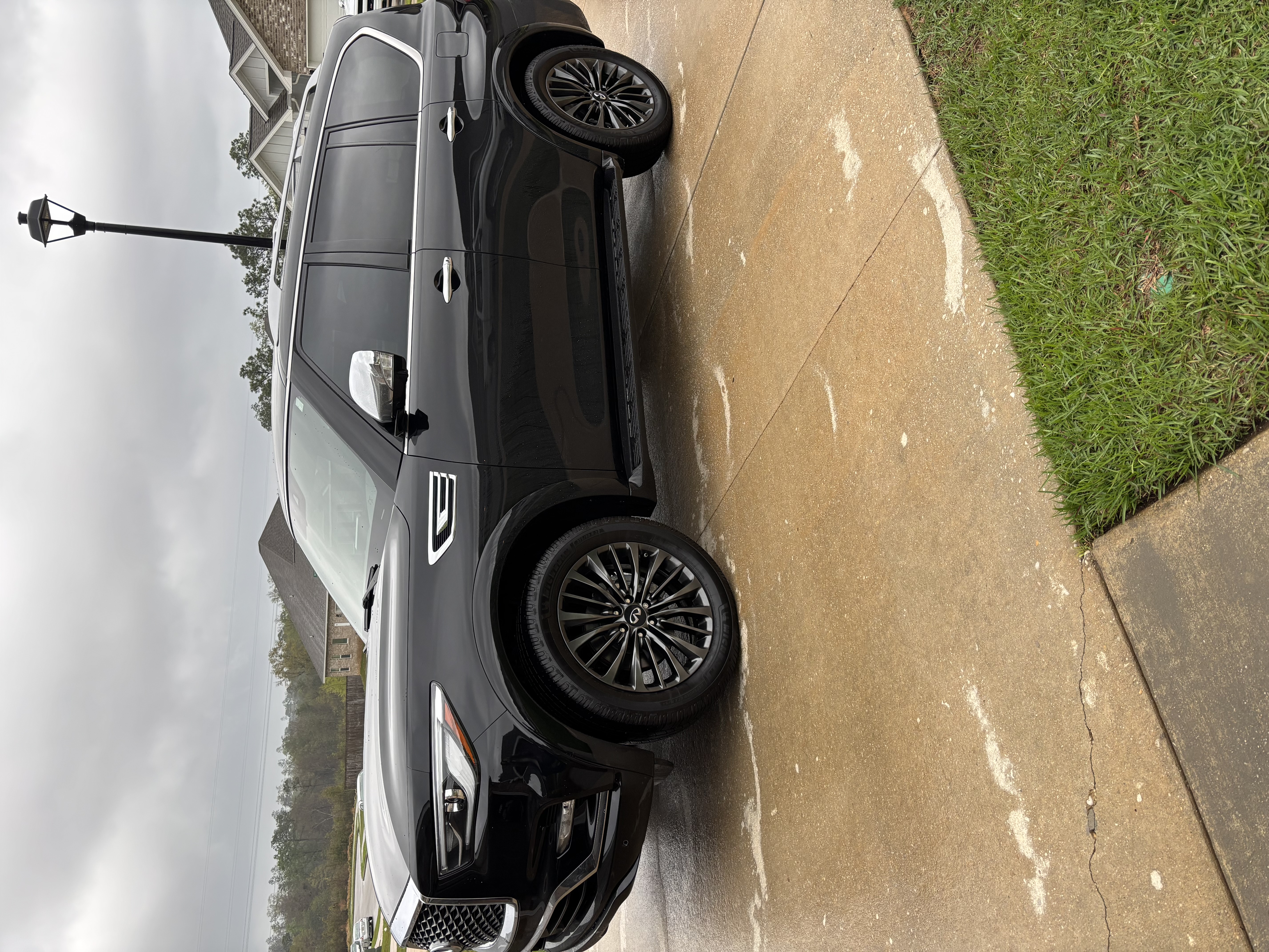 Used 2023 INFINITI QX80 Sensory w/ Cargo Package AWD/4WD image 1