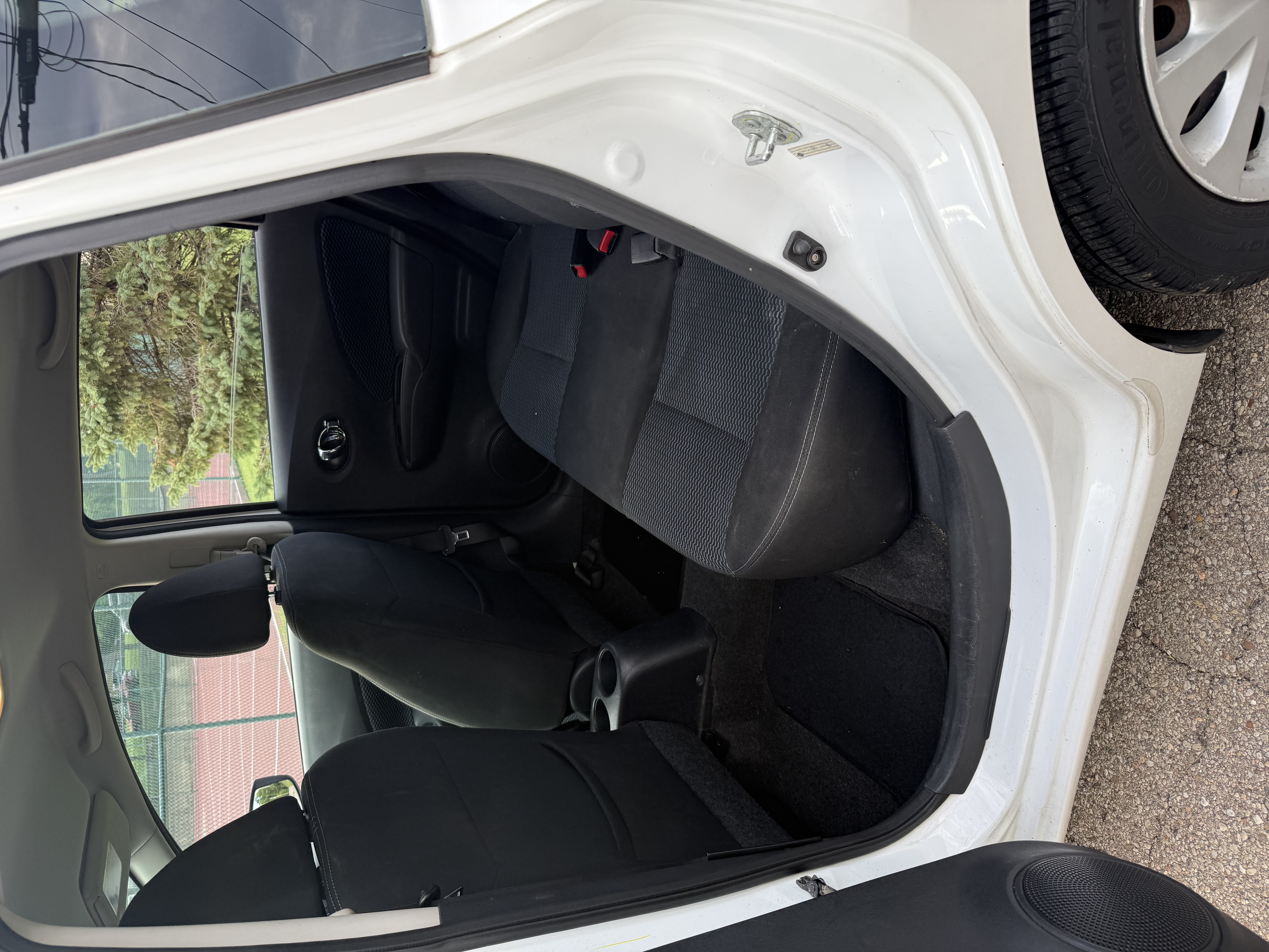 Used 2015 Nissan Versa Note SV FWD image 8