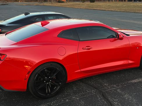 Used 2016 Chevrolet Camaro LT RWD image 4