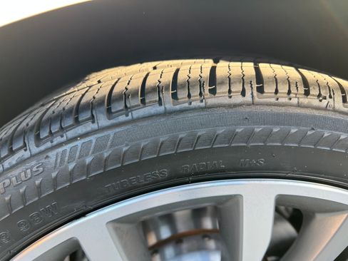 Used 2022 BMW 530i xDrive w/ Convenience Package image 9