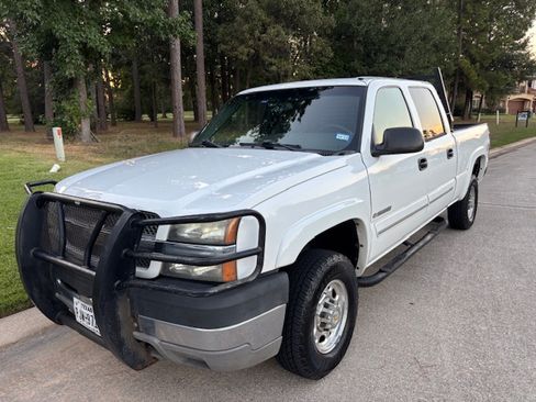 Used 2003 Chevrolet Silverado 2500 LS w/ Skid Plate Package image 2