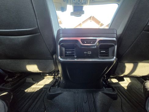 Used 2024 GMC Sierra 2500 SLT w/ SLT Premium Package image 16